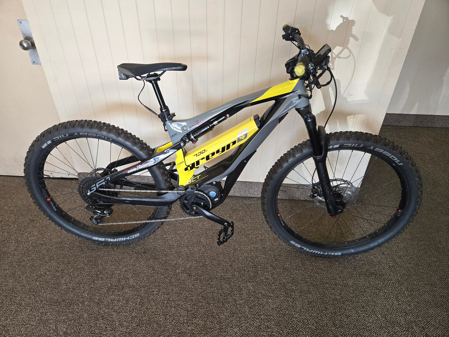 Greyp 6.1 - eMTB - Demo Sale - Small - Carbon Frame - low miles